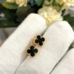 [Eternal Jewelry]CLOVER MINI 9.5MM BLACK MOP EARRINGS - Image 2