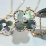 [Eternal Jewelry]CLOVER 15MM DIAMOND AND MOTHER-OF-GREY NECKLACE - Image 5