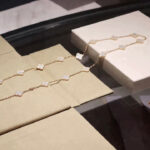 [Eternal Jewelry]CLOVER 20 MOTIFS WHITE MOP NECKLACE - Image 3