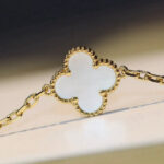 [Eternal Jewelry]CLOVER 20 MOTIFS WHITE MOP NECKLACE - Image 5