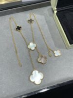 [Eternal Jewelry]CLOVER 6 MOTIF MOP ONYX GOLD NECKLACE - Image 3