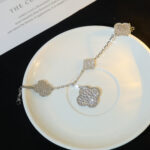 [Eternal Jewelry]CLOVER BRACELET 5 MOTIF SILVER DIAMOND PAVED - Image 9