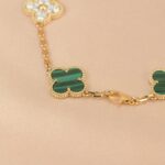 [Eternal Jewelry]CLOVER  5 MOTIF MALACHITE DIAMOND BRACELET - Image 5