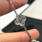 [Eternal Jewelry]CLOVER 5 MOTIF ONYXS DIAMOND BRACELET SILVER - Image 5
