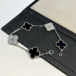 [Eternal Jewelry]CLOVER 5 MOTIF ONYXS DIAMOND BRACELET SILVER - Image 9