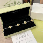 [Eternal Jewelry]CLOVER  5 MOTIFS  CHRISTMAS LIMITED EDITION BRACELET - Image 6